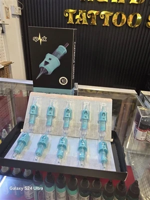 Èske gen yon tatoo nan espas travay la afekte travay?