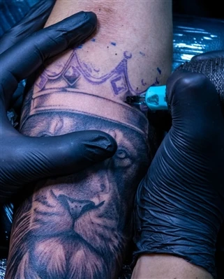 Ki jan fè tatoo ak zegwi tatoo