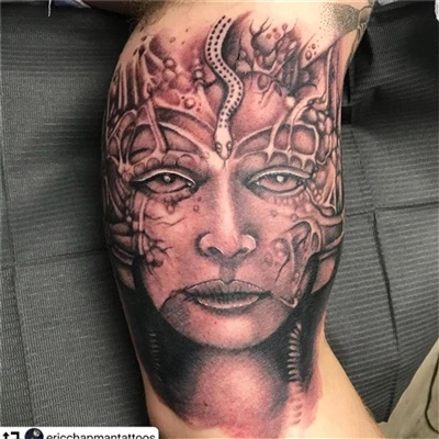 Yon lòt jaden flè nan tatoo