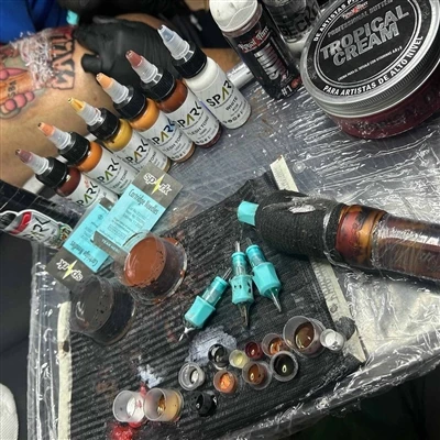Tattoo Studios Rapò k ap grandi demann nan mitan ki pi gran premye - Kliyan Tan